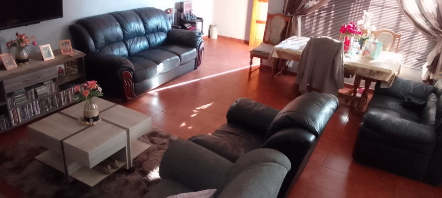 3 Bedroom Property for Sale in Azalea Park North West